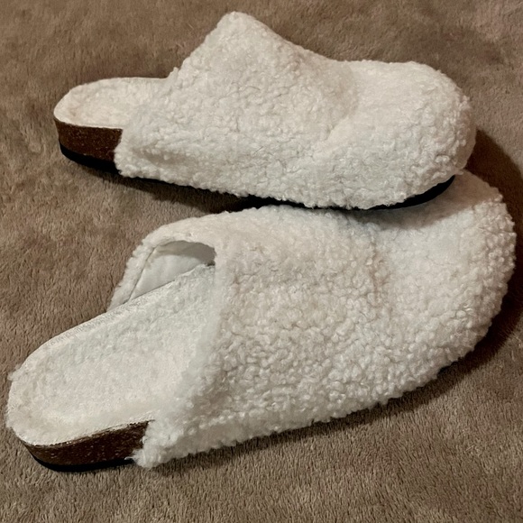 Dream Pairs - like new - White/Cream Birkenstock-like slippers, size 10 - Picture 5 of 8